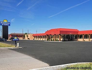 Days Inn & Suites By Wyndham קלוביס מראה חיצוני תמונה