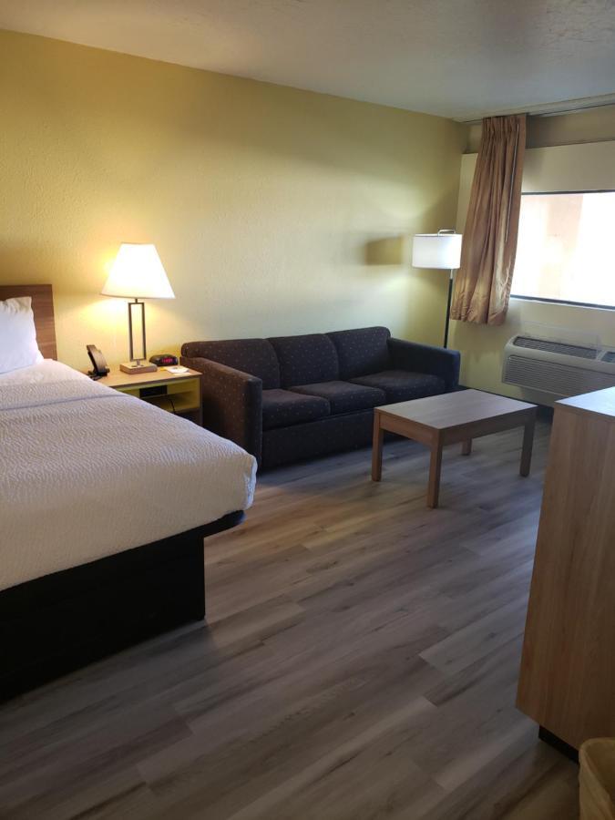 Days Inn & Suites By Wyndham קלוביס מראה חיצוני תמונה