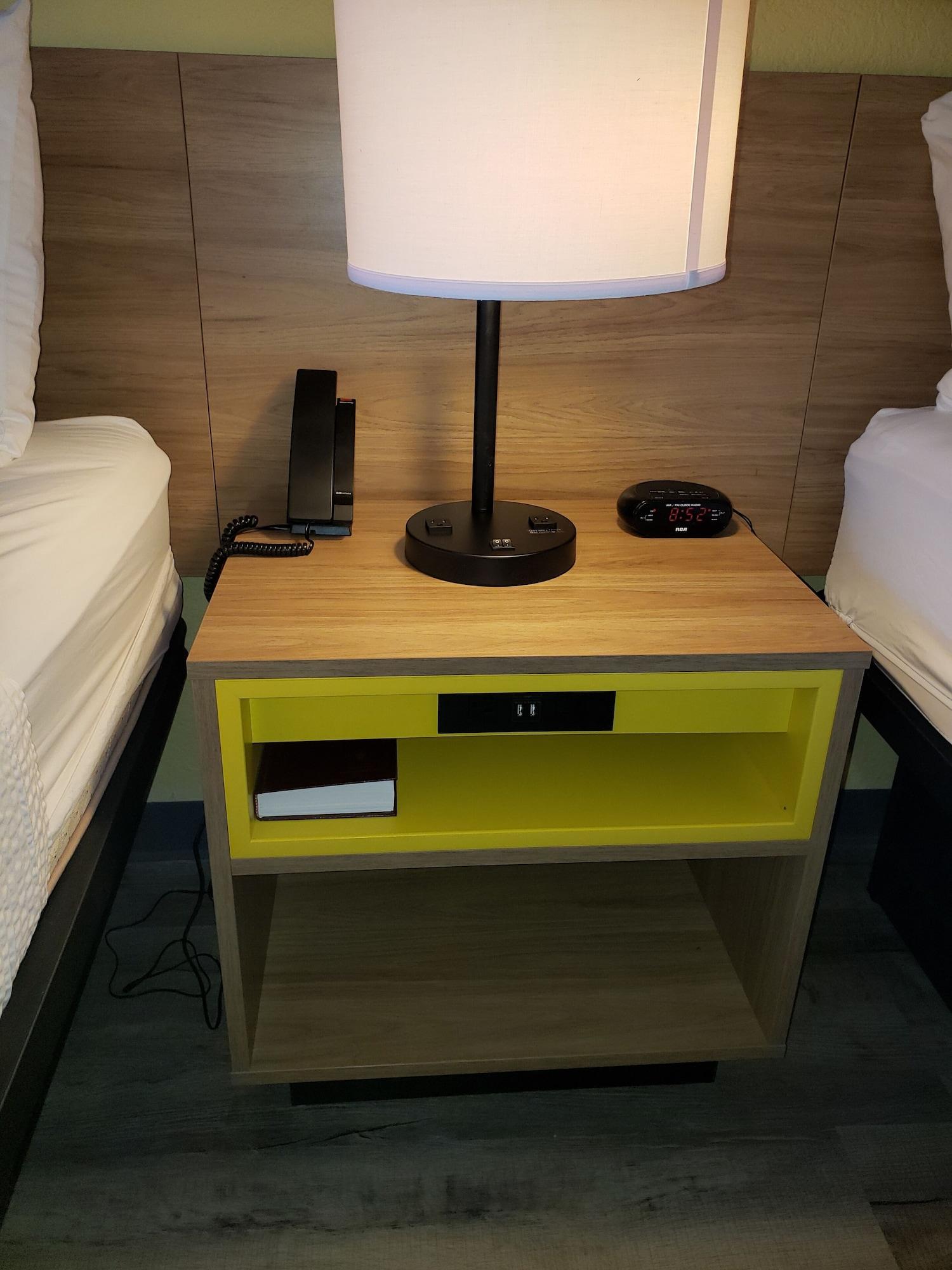Days Inn & Suites By Wyndham קלוביס מראה חיצוני תמונה