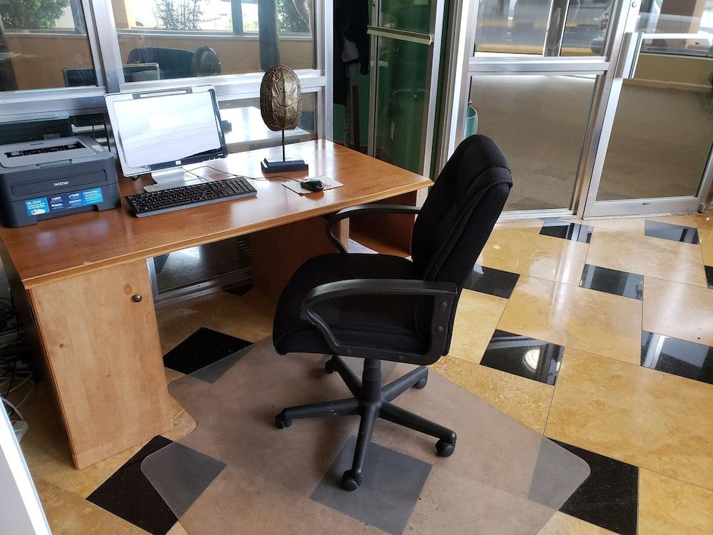 Days Inn & Suites By Wyndham קלוביס מראה חיצוני תמונה