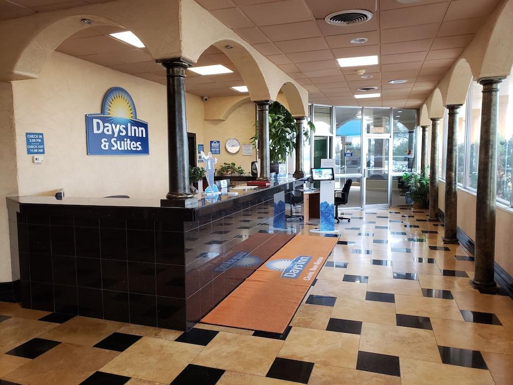 Days Inn & Suites By Wyndham קלוביס מראה חיצוני תמונה