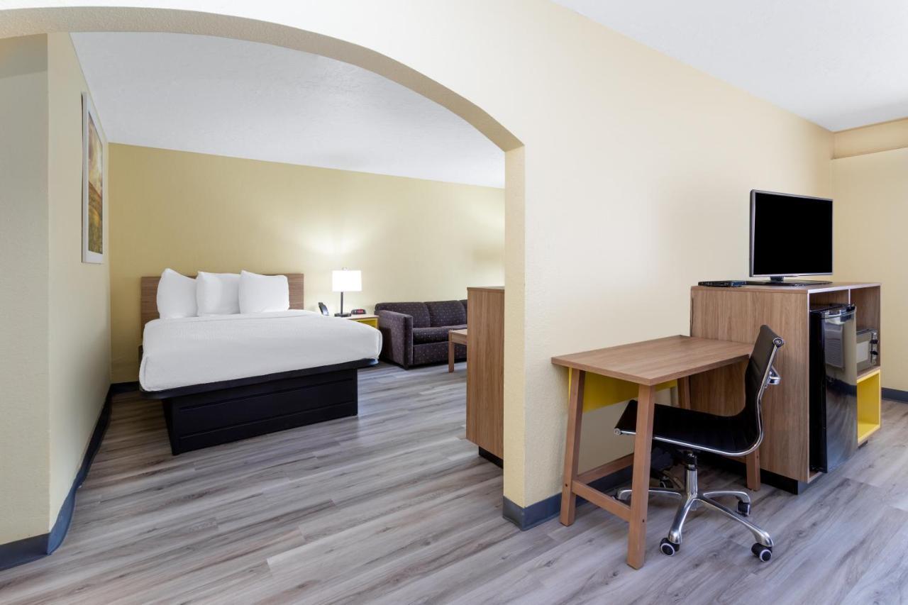 Days Inn & Suites By Wyndham קלוביס מראה חיצוני תמונה