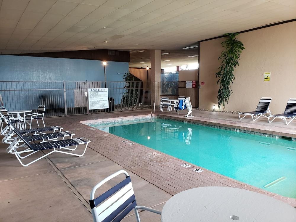 Days Inn & Suites By Wyndham קלוביס מראה חיצוני תמונה
