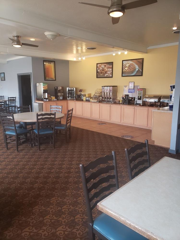 Days Inn & Suites By Wyndham קלוביס מראה חיצוני תמונה