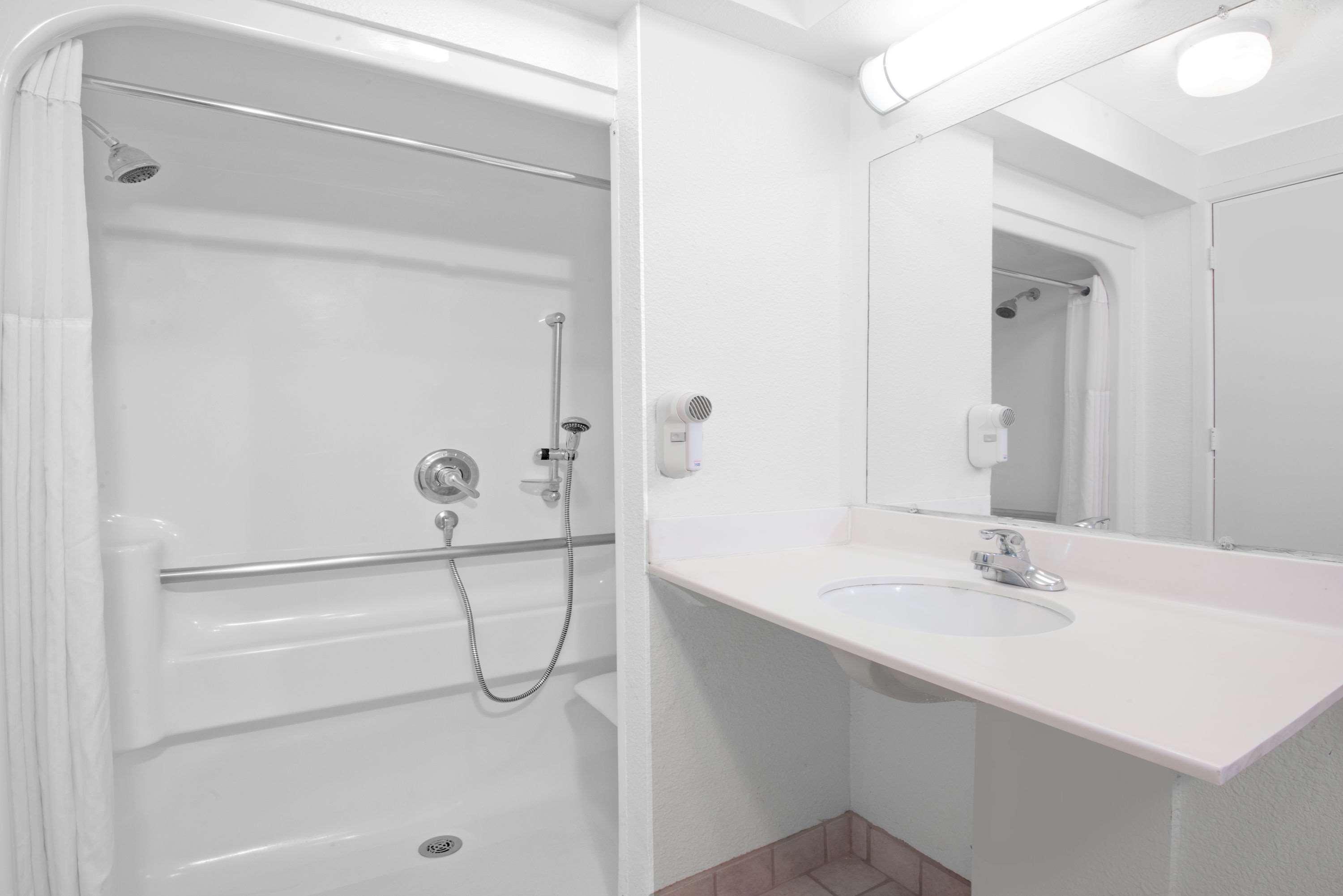 Days Inn & Suites By Wyndham קלוביס מראה חיצוני תמונה