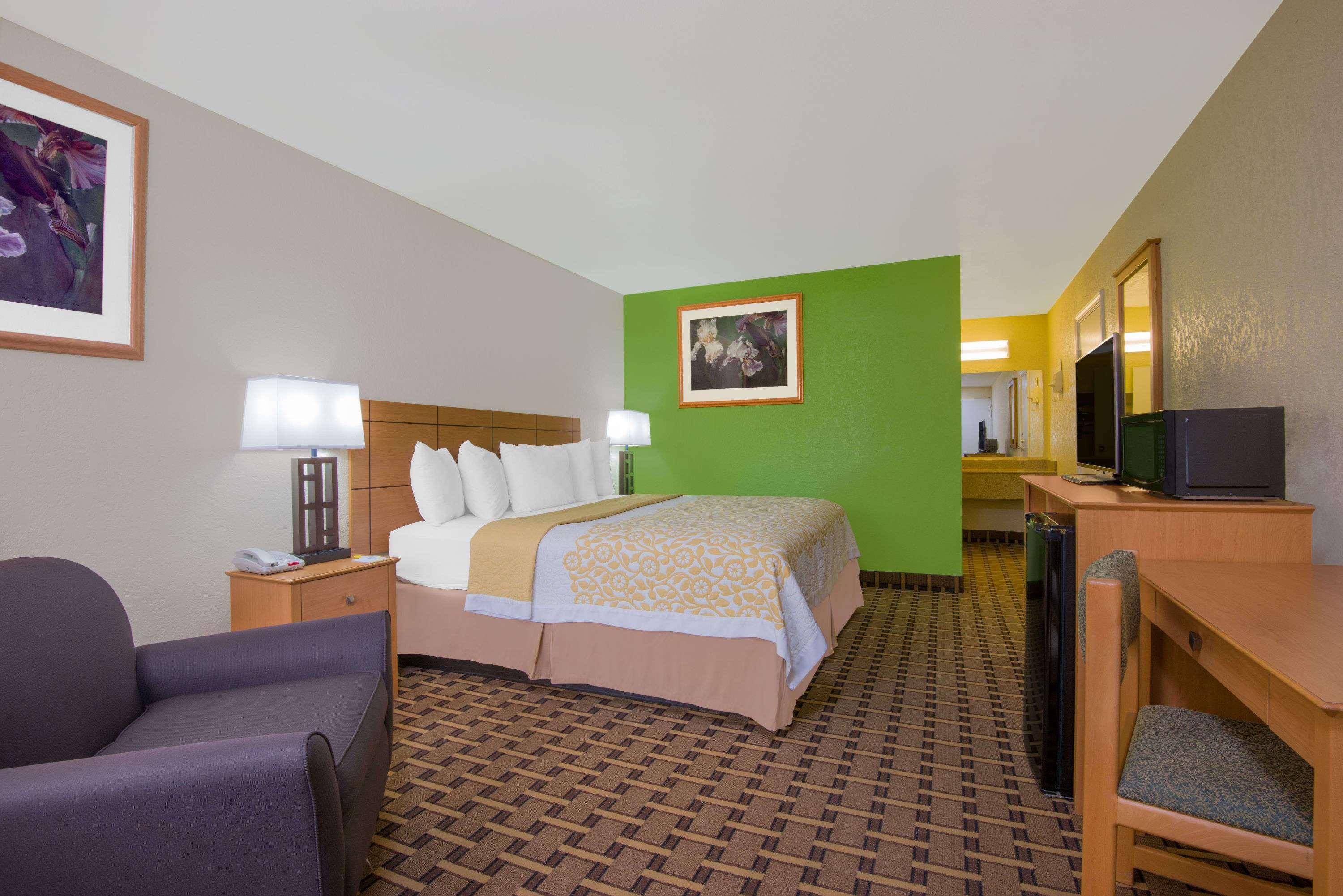 Days Inn & Suites By Wyndham קלוביס מראה חיצוני תמונה