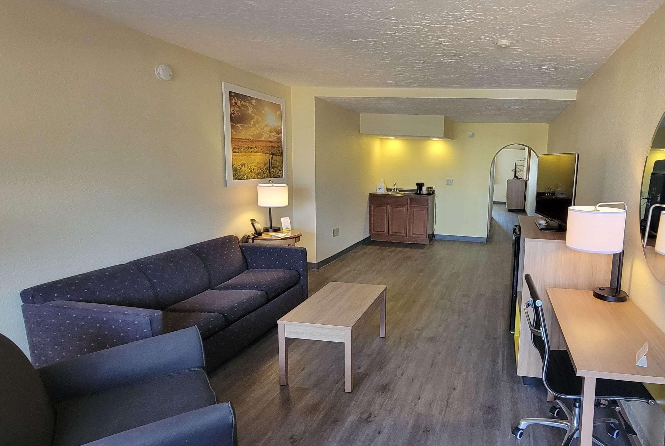 Days Inn & Suites By Wyndham קלוביס מראה חיצוני תמונה