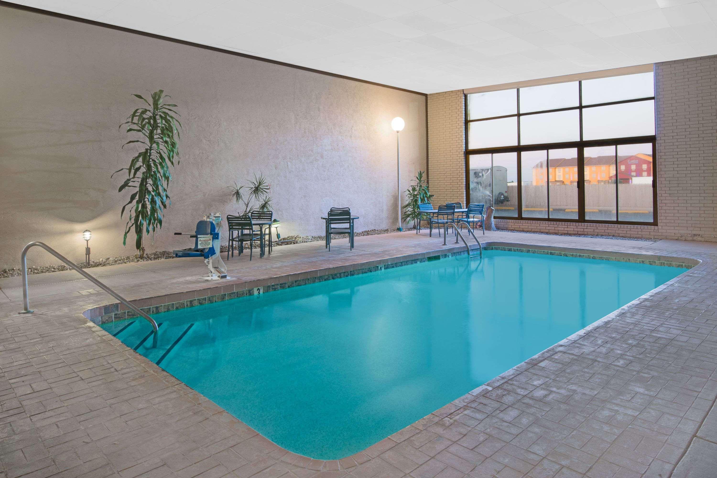 Days Inn & Suites By Wyndham קלוביס מראה חיצוני תמונה