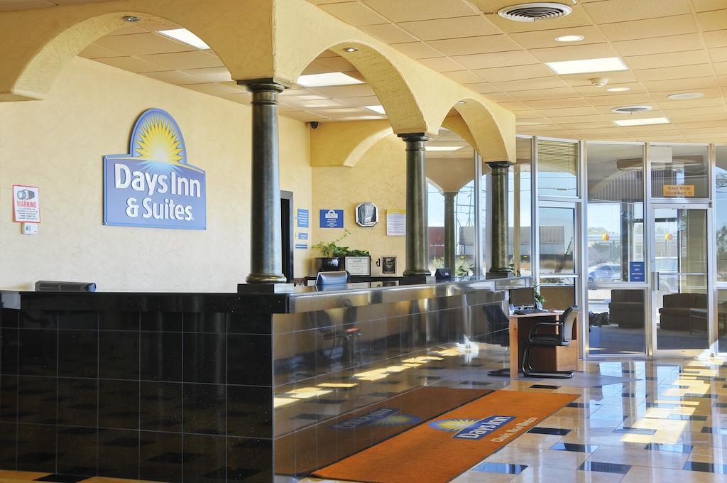Days Inn & Suites By Wyndham קלוביס מראה פנימי תמונה